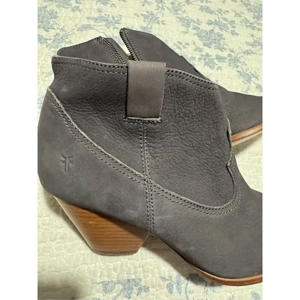 Frye Reina ankle in gray leather booties western details 8.5